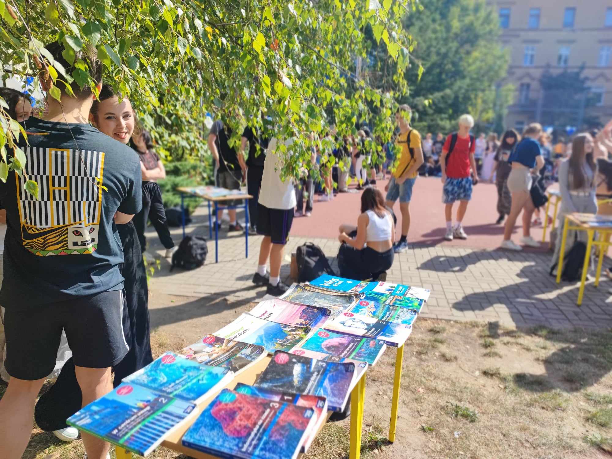 Szkolny kiermasz i piknik na boisku