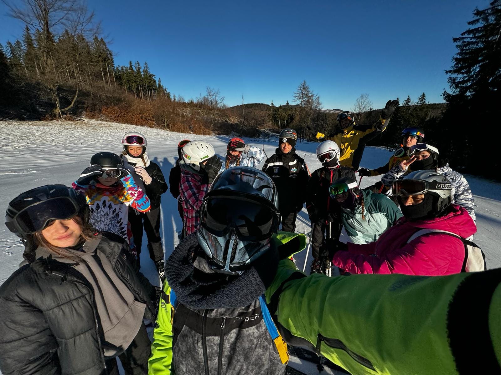 uczniowie V LO na nartach