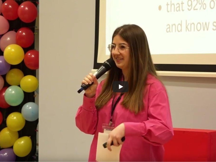 Hania Bzdek na konferencji TEDX