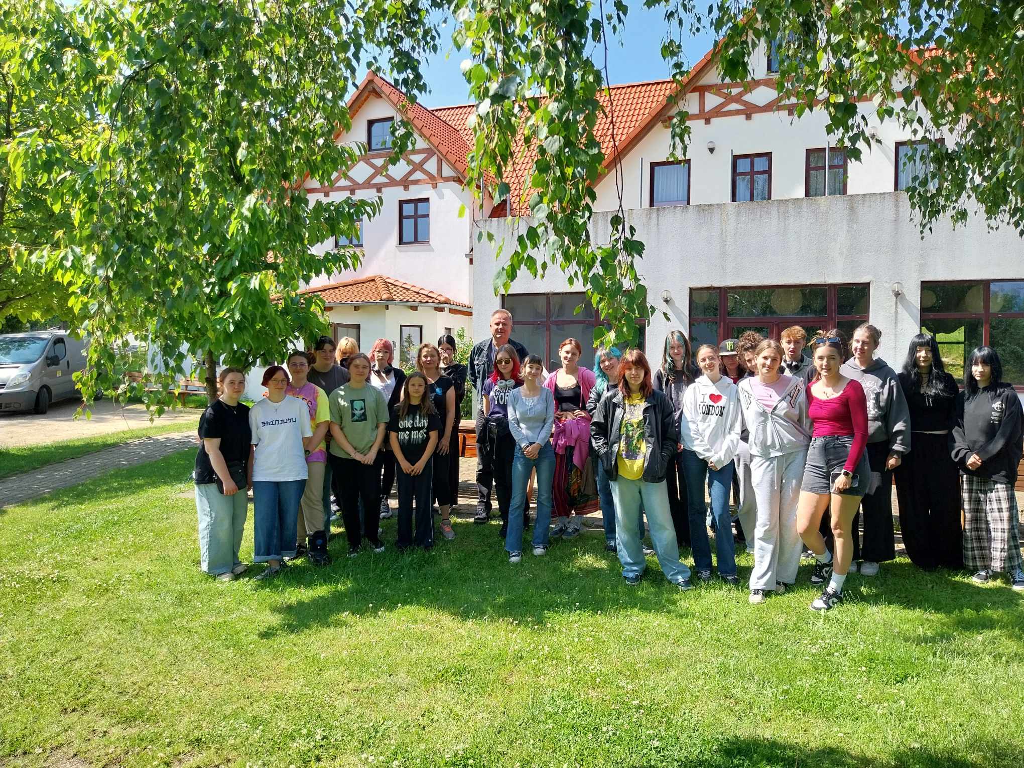 Klasa 3b na plenerze plastycznym w Jagniątkowie