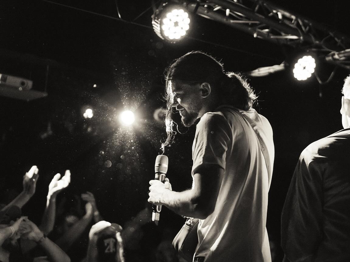 Wiktor Dymitrak podczas koncertu