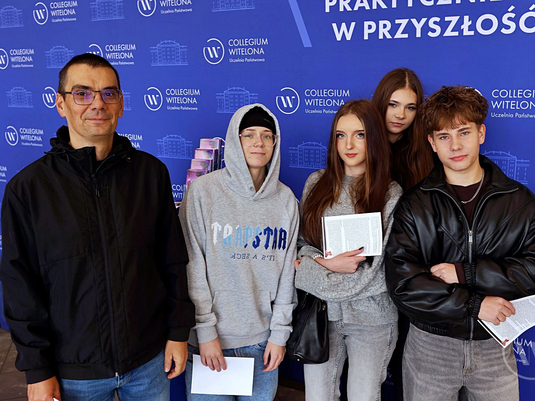 Uczestnicy gry terenowej w Collegium Witellona