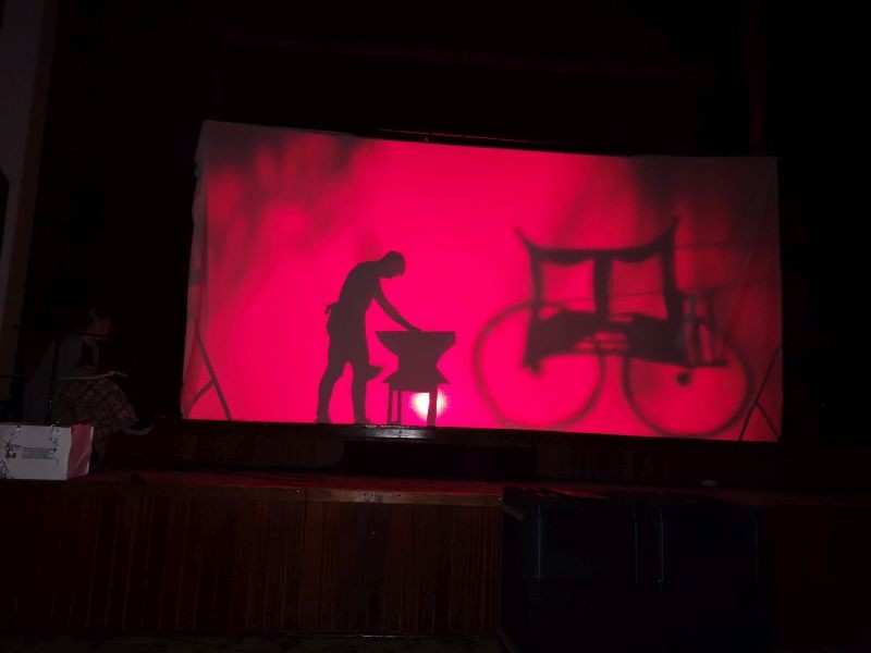 Przedstawienie teatru cieni